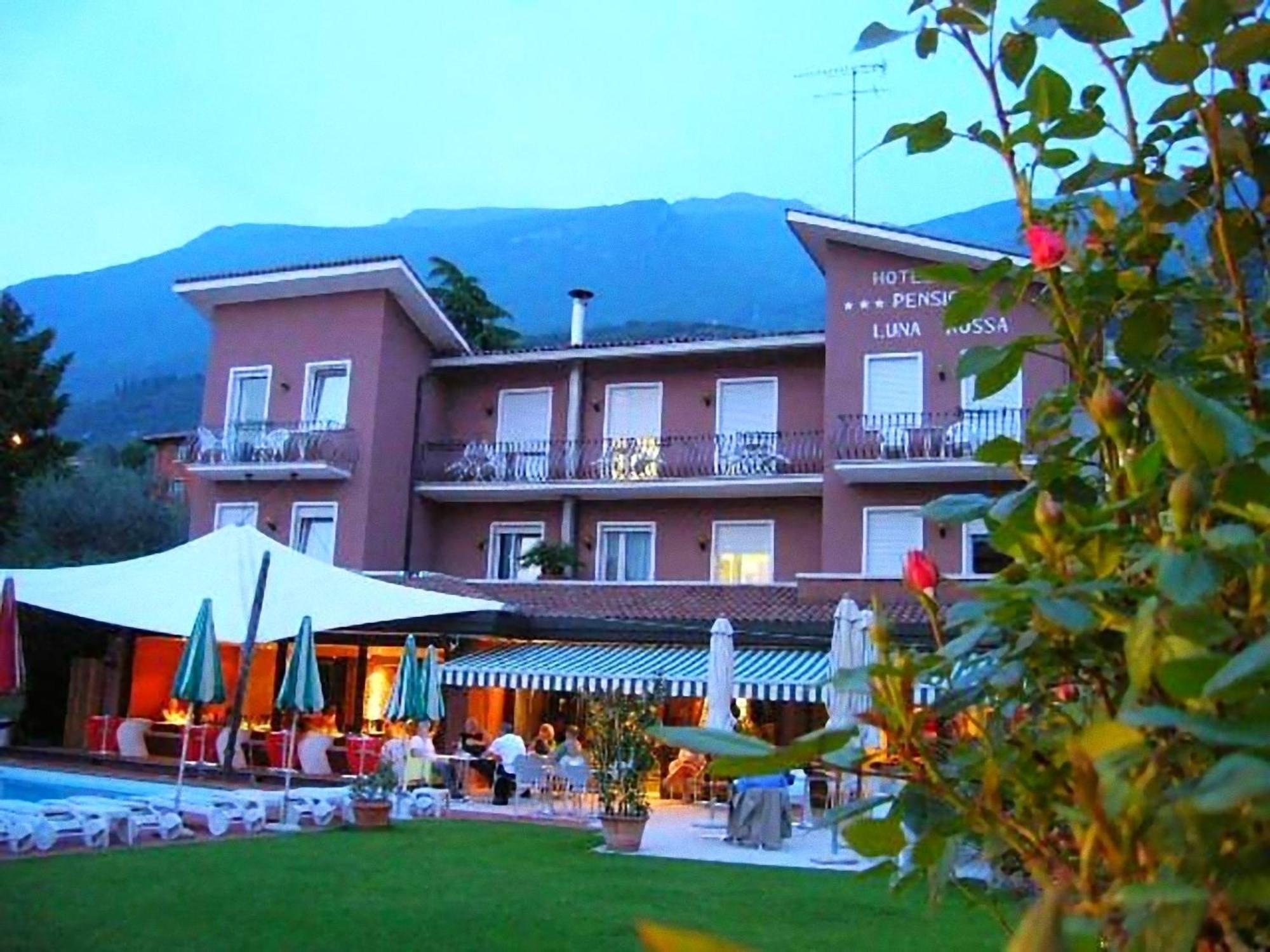 Hotel Luna Rossa (Adults Only) Мальчезіне Екстер'єр фото