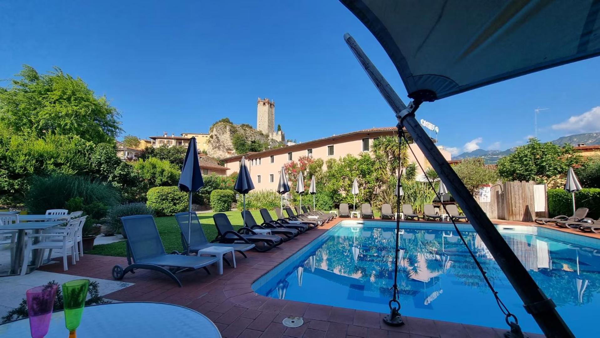 Hotel Luna Rossa (Adults Only) Мальчезіне Екстер'єр фото