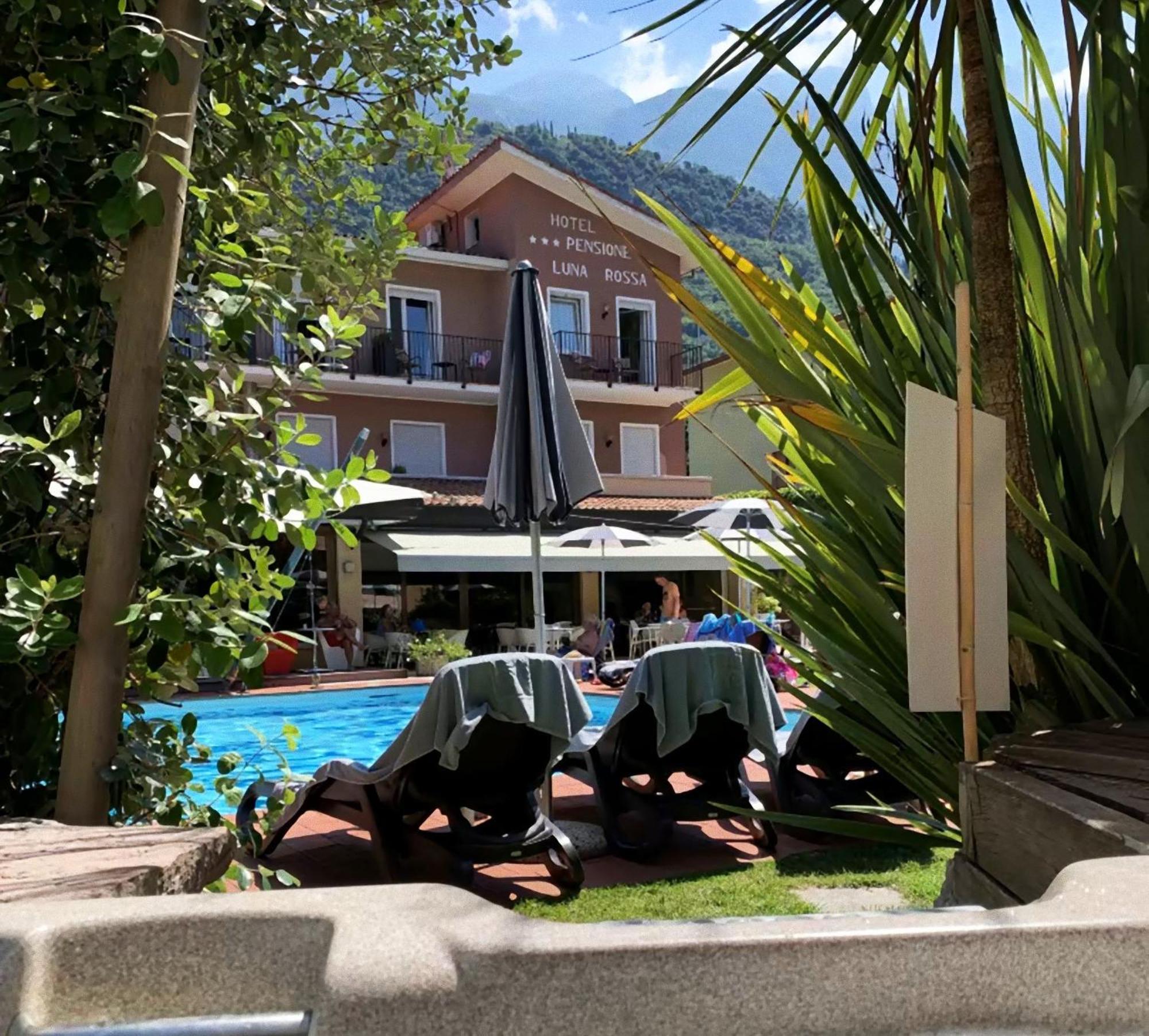 Hotel Luna Rossa (Adults Only) Мальчезіне Екстер'єр фото