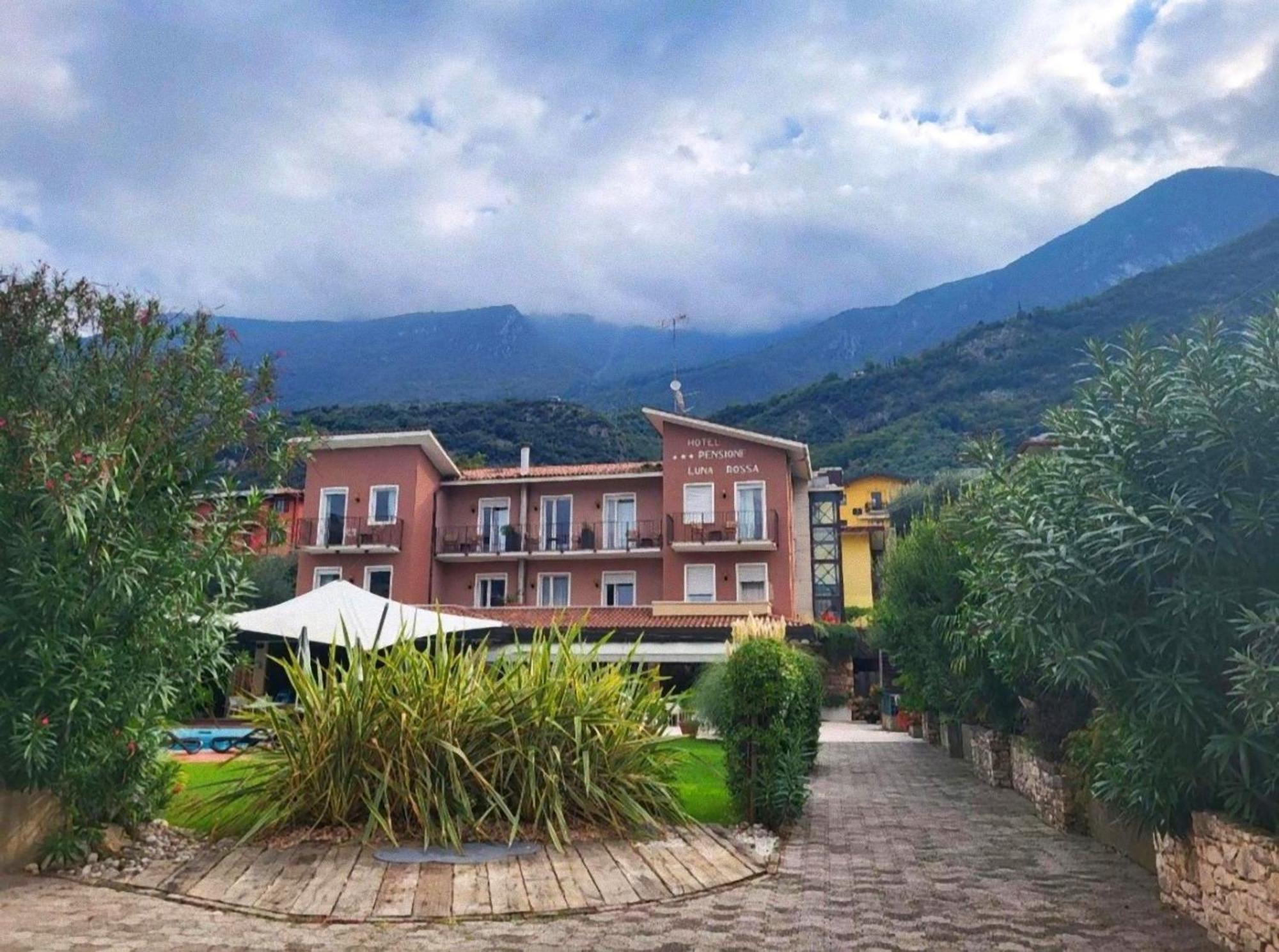 Hotel Luna Rossa (Adults Only) Мальчезіне Екстер'єр фото