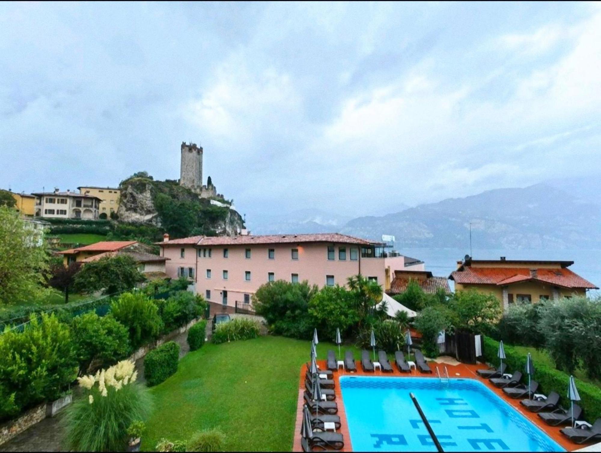 Hotel Luna Rossa (Adults Only) Мальчезіне Екстер'єр фото
