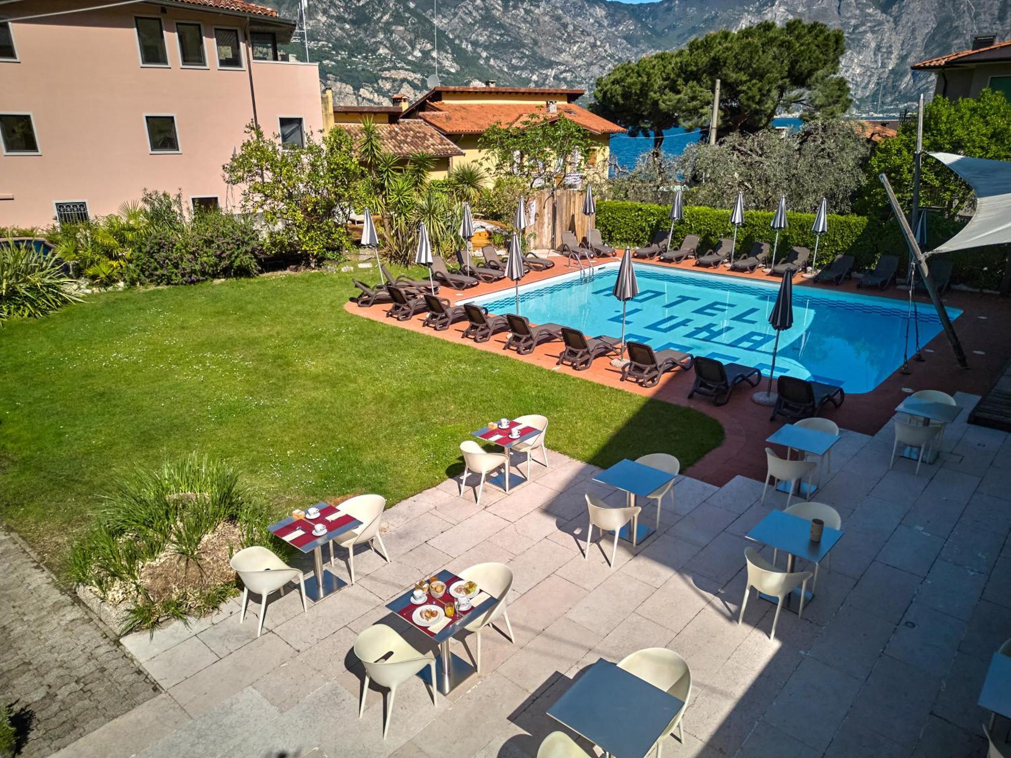 Hotel Luna Rossa (Adults Only) Мальчезіне Екстер'єр фото